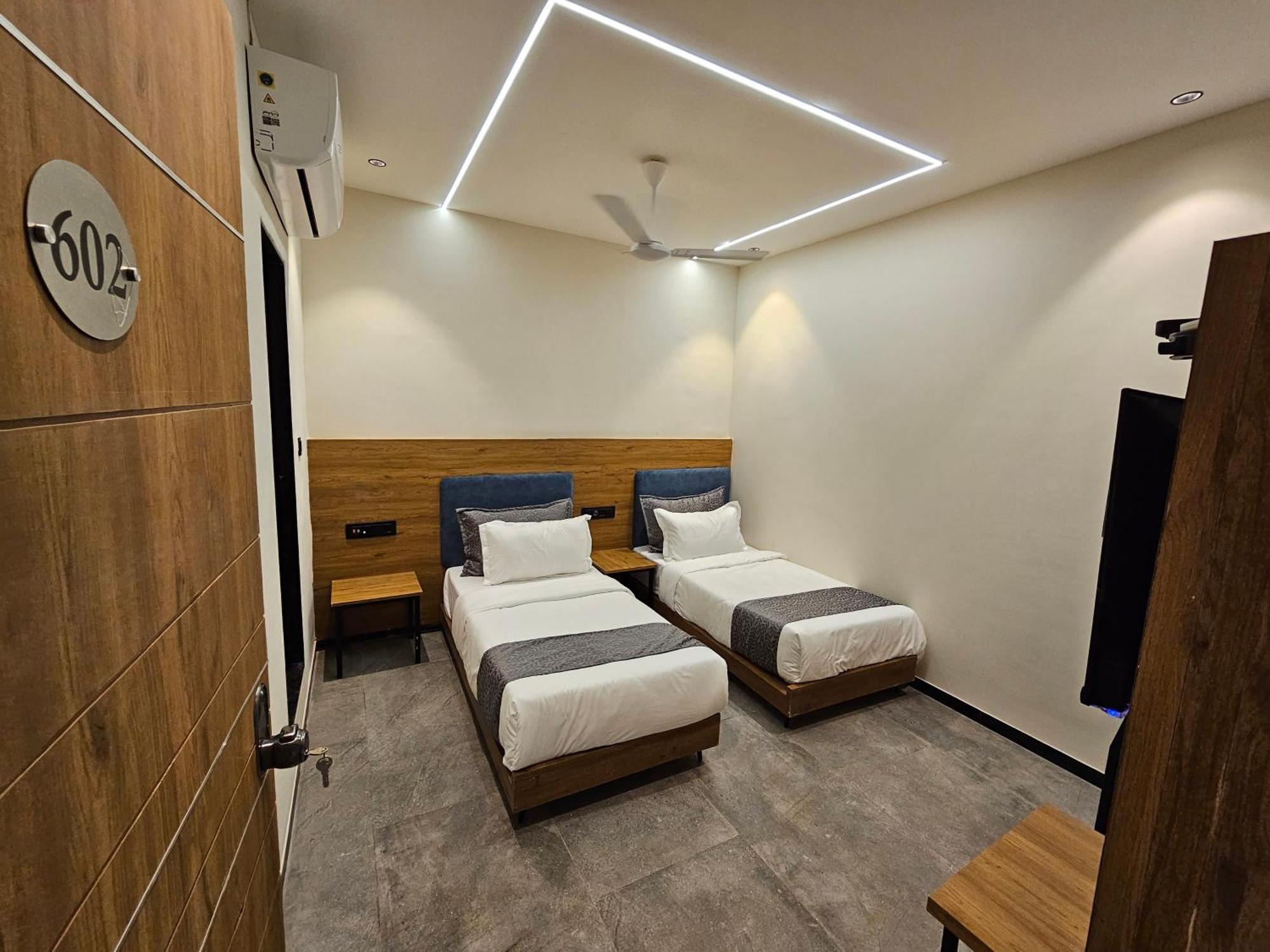 Hotel Nova Palm 拉杰果德 外观 照片