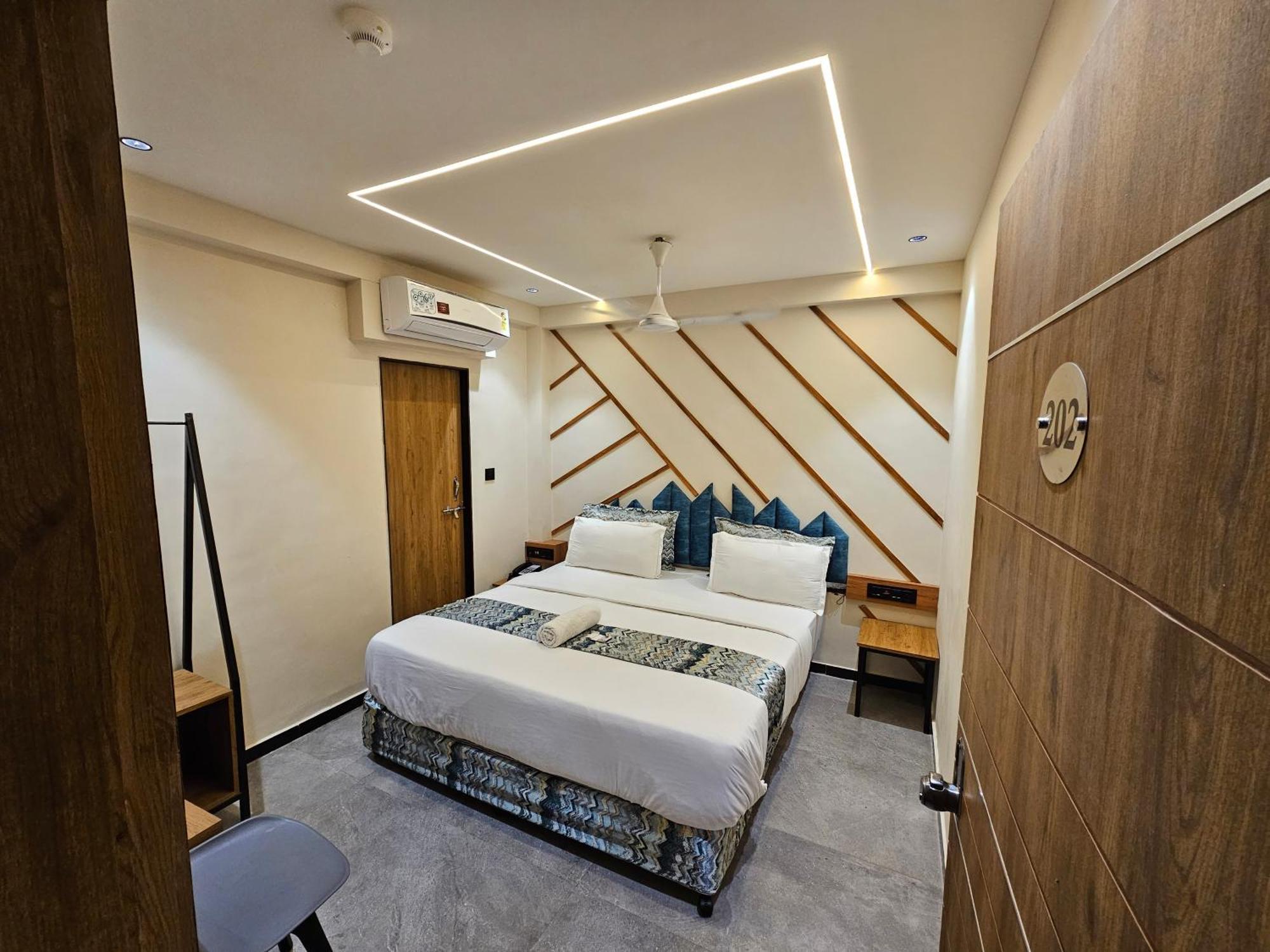 Hotel Nova Palm 拉杰果德 外观 照片