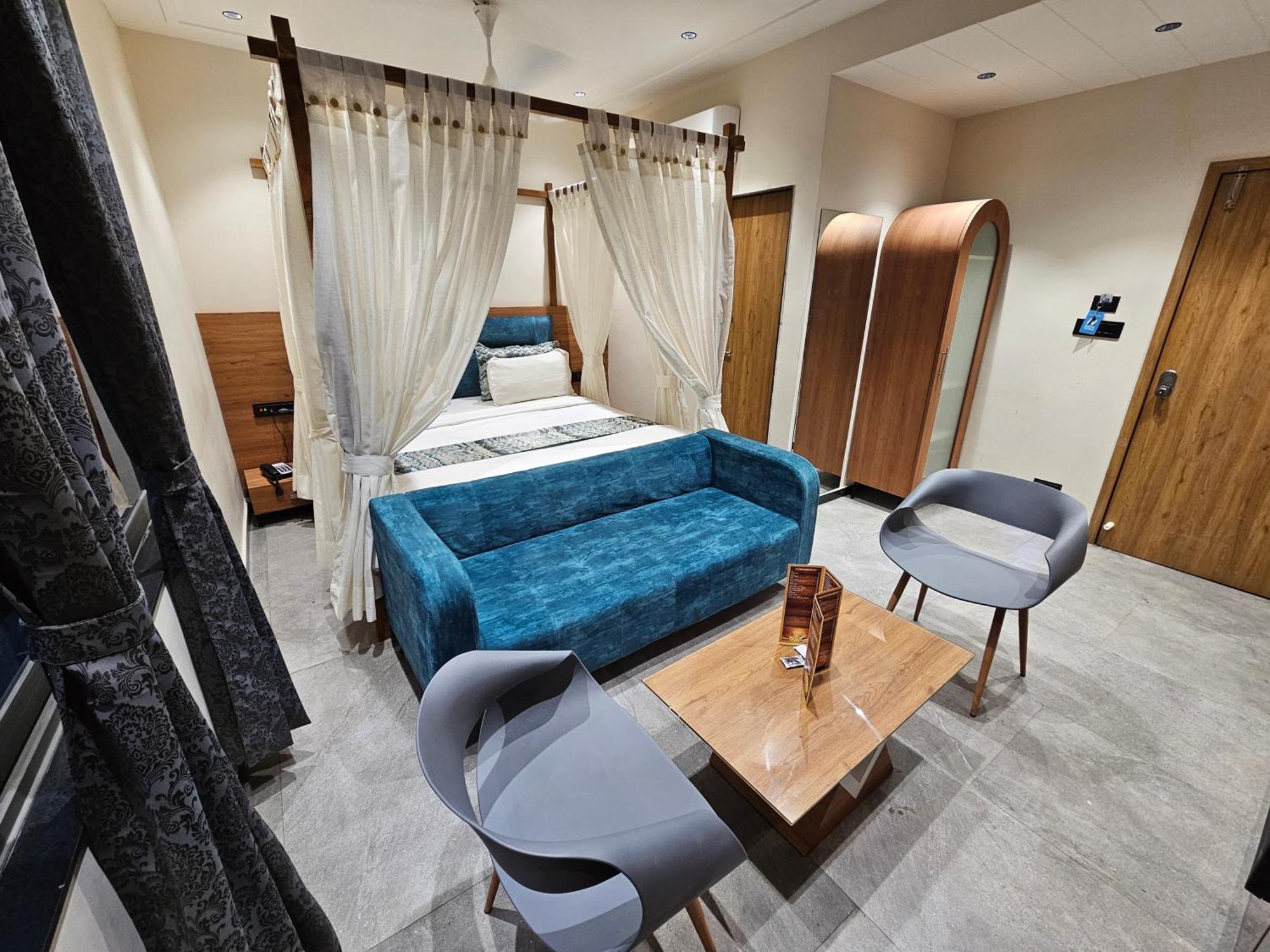 Hotel Nova Palm 拉杰果德 外观 照片